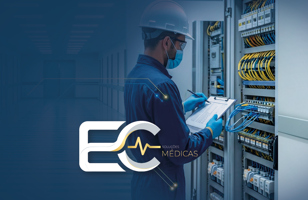 Ambiente técnico hospitalar com equipamento de diagnóstico